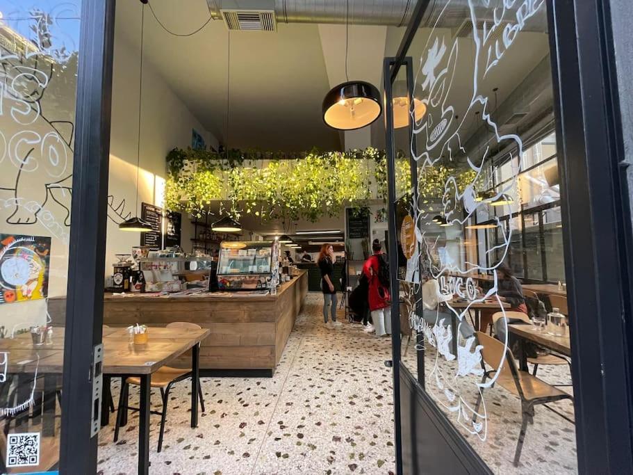 Stone Inn Near Acropolis & Metro 石头记 Felsenhohle Athene Buitenkant foto